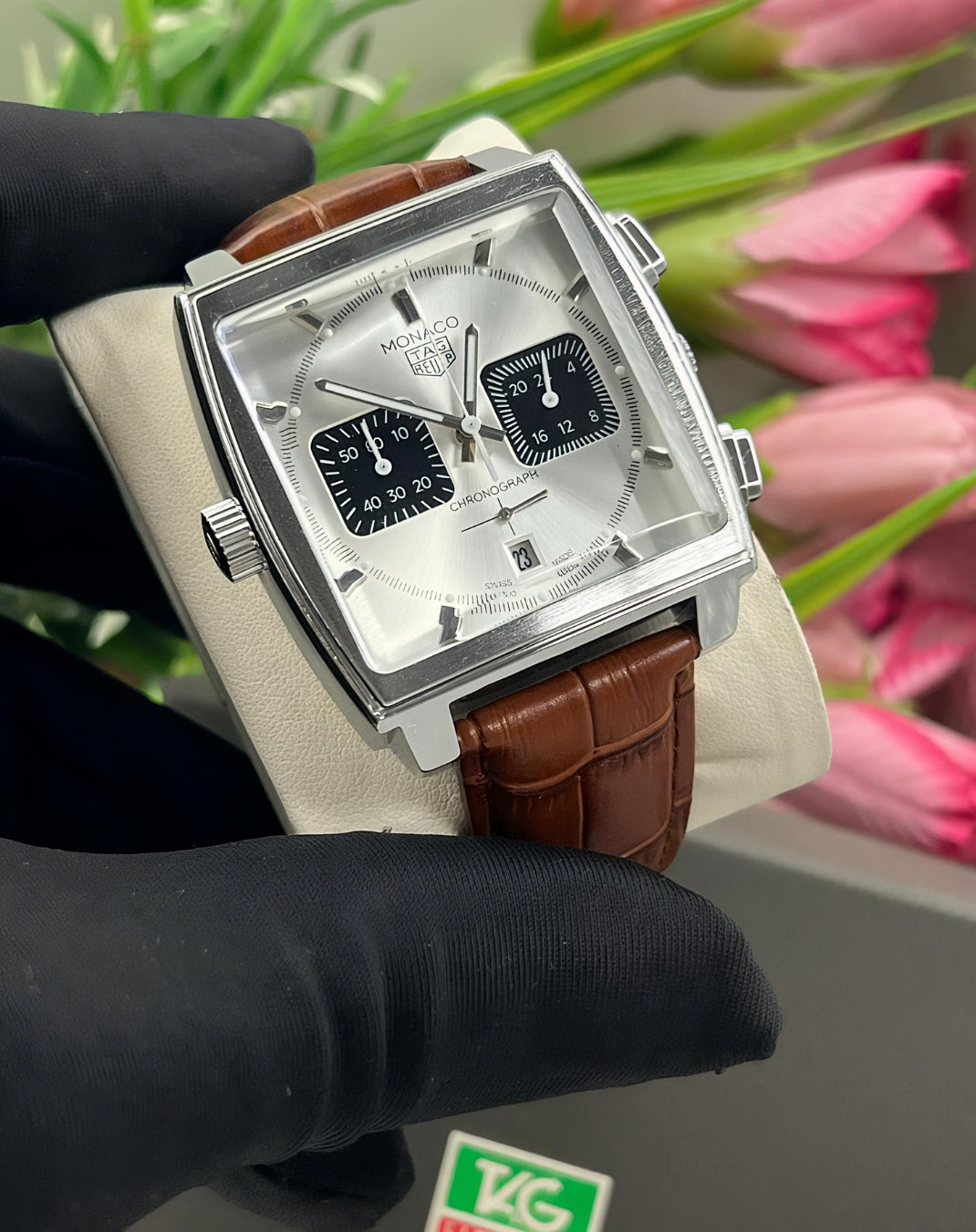 Ultra - Monaco Chrono – Le style carré des hommes d’exception